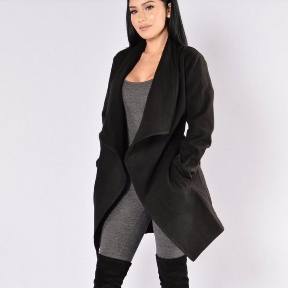 **BRAND NEW FASHION NOVA FAUX WOOL WHITE COAT***